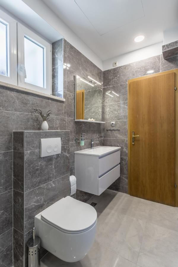 Garden Apartment Dina With Free Parking سبليت المظهر الخارجي الصورة